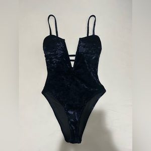 WOLF AND WHISTLE SWIMSUIT